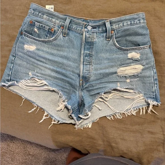 Levi’s 501 distressed Jean shorts - Picture 2 of 9